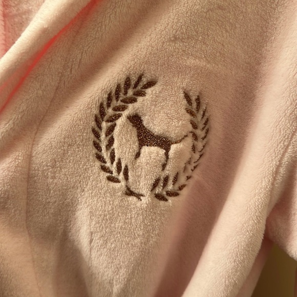 PINK VICTORIA’S SECRET ROBE NWT size XS - Picture 4 of 5